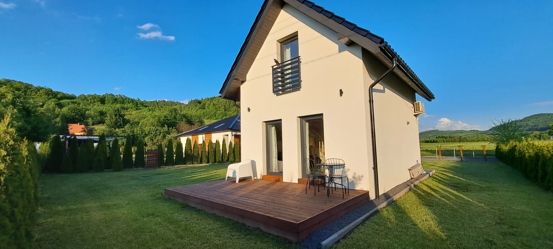 Domek pod Sosnową Górą 2, Taras, Grill, Ogród, Widok, Noclegi Żelazno, Kotlina Kłodzka, Góry, Sudety, Wypoczynek